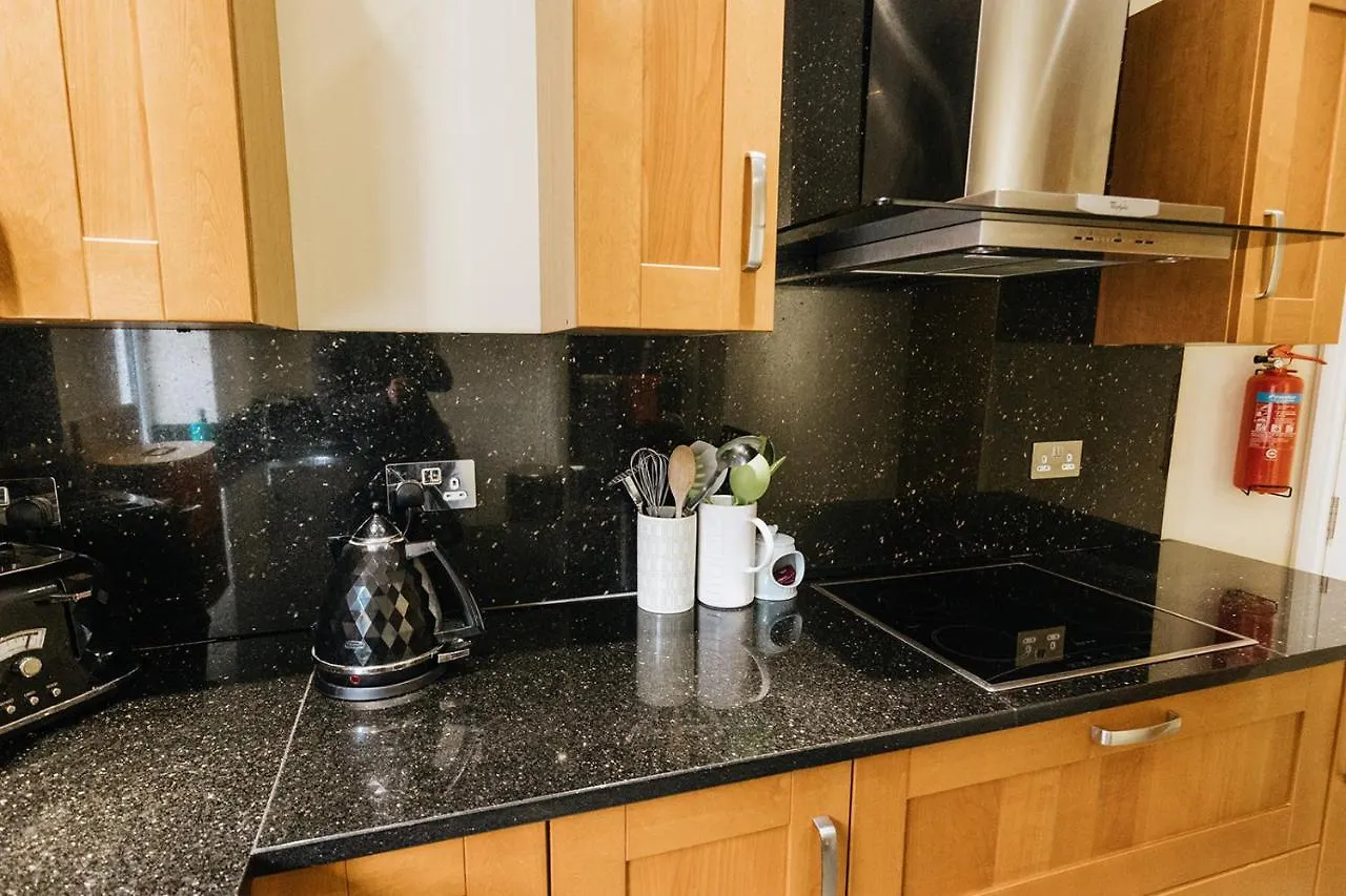 Barwick Apartment - Spacious 2 Bed Apartment With 2 Floors Located In Scarborough, Great For Family Trips!